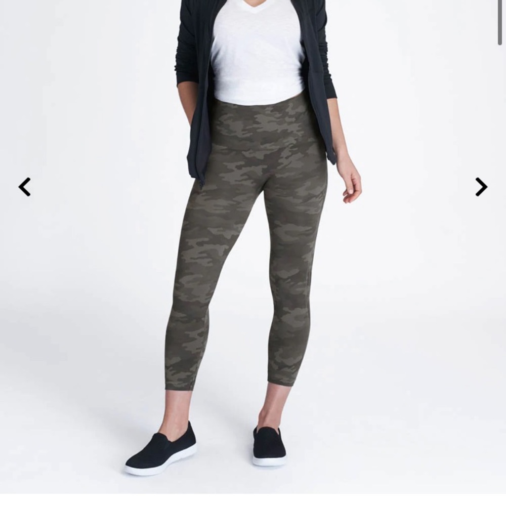Spanx look at me now seamless cropped legging XS